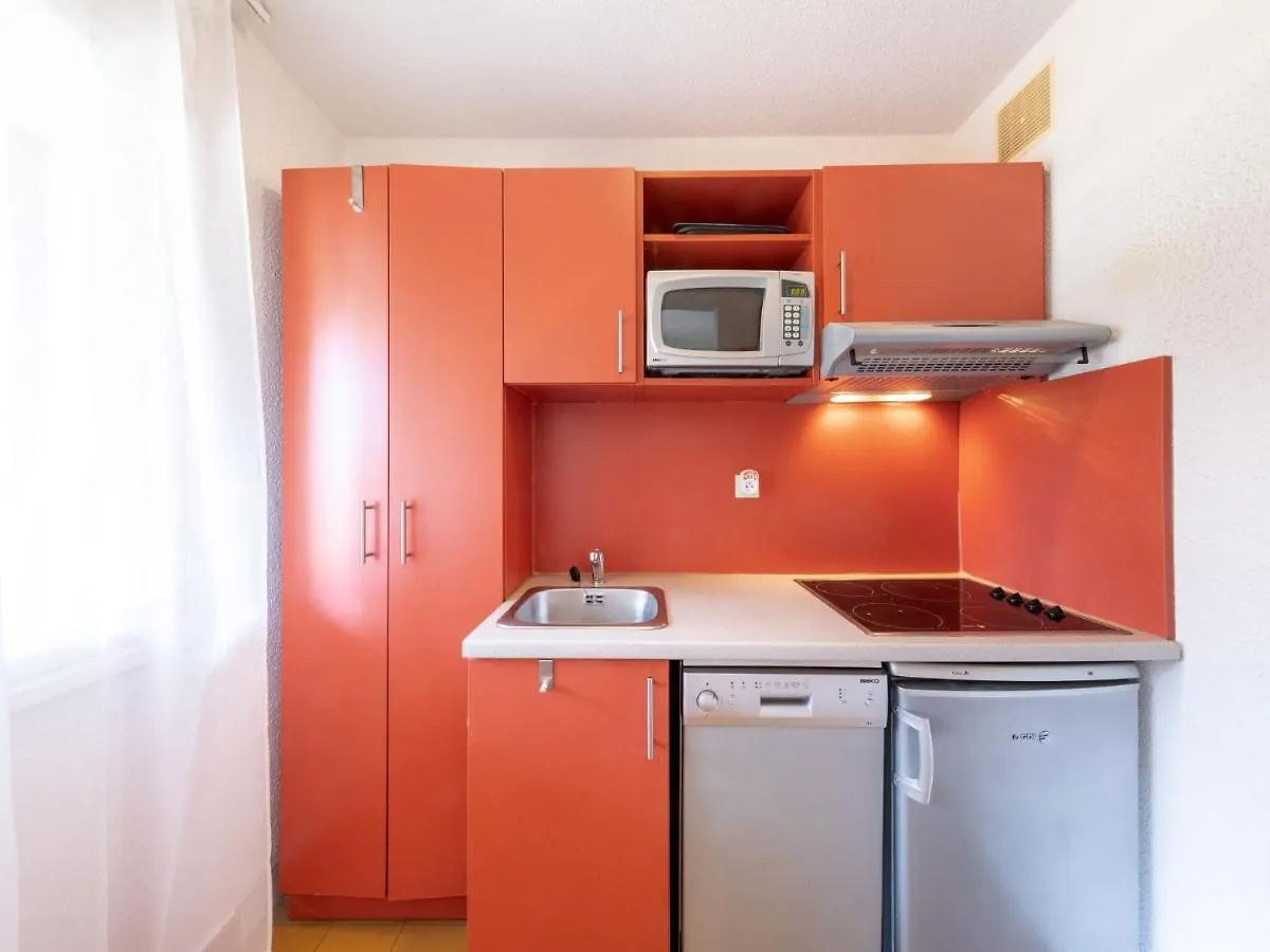 Apartment Residence Les Jardins D'Azur-5 By Interhome Saint-Raphael  France